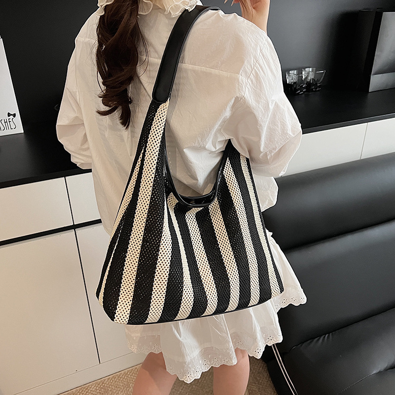 Women's woven bag 2025 New trend tote bag, casual shoulder bag, vacation commuting bag, laid-back style underarm bag details Picture