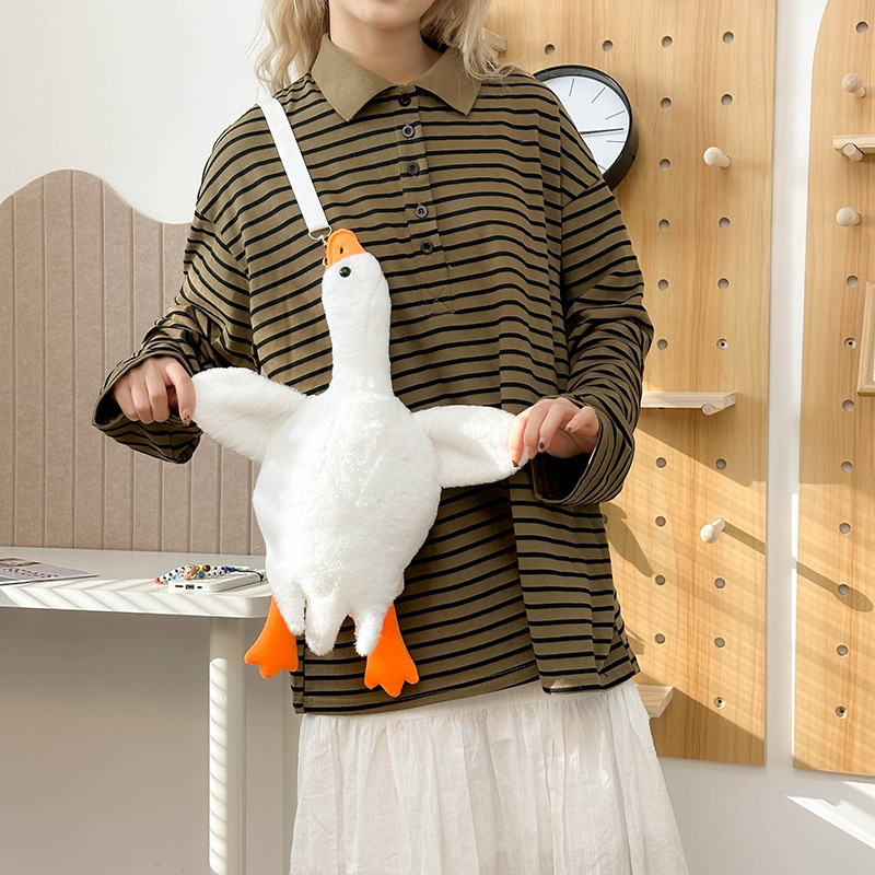 New cartoon plush toy duck doll bag, cute and girlish single-shoulder bag, claw machine doll exchange wholesale version details Picture