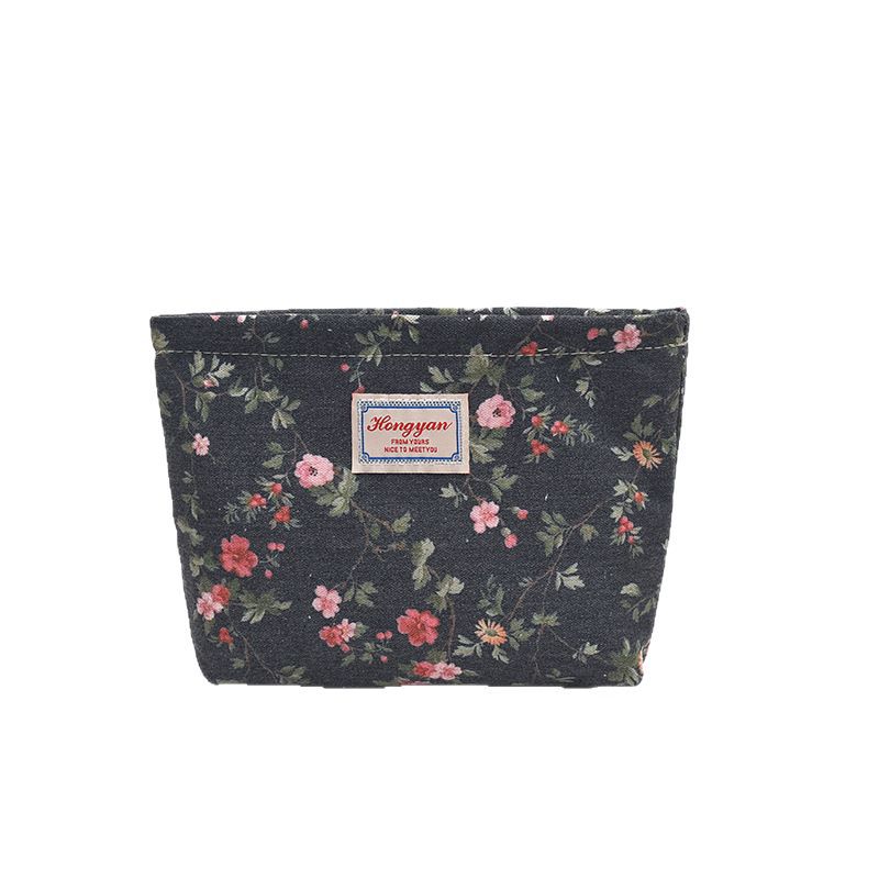 New embroidered canvas pen case storage bag, retro cross-border women's style Chinese-style hand-held bag opening makeup brush pen storage bag Item Picture