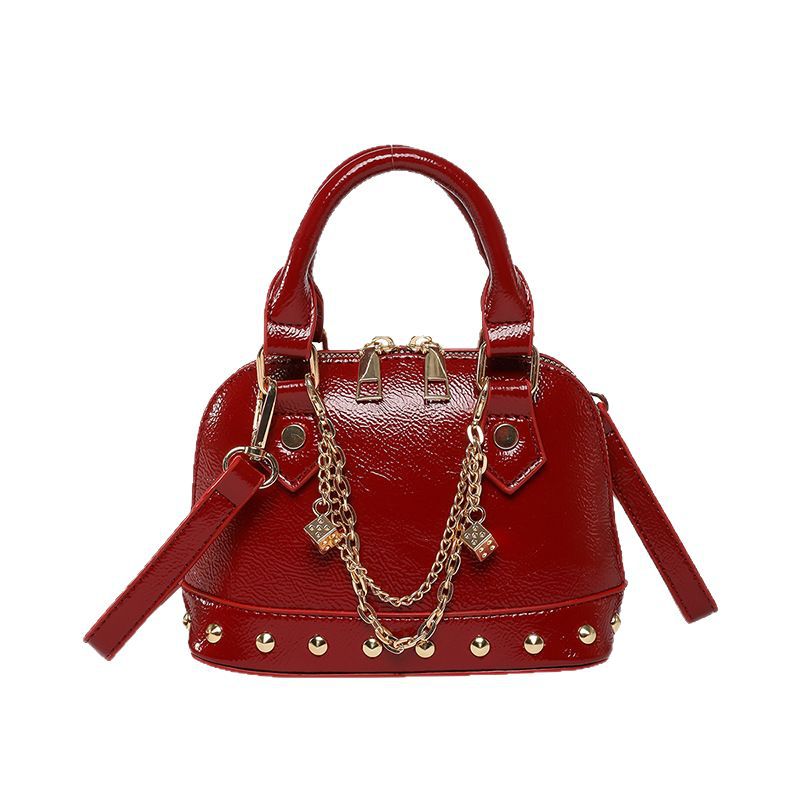 Cross-border chain rivet hand-held shell bag for women 2025 New trendy and fashionable single-shoulder bag, versatile and light luxury crossbody bag Item Picture