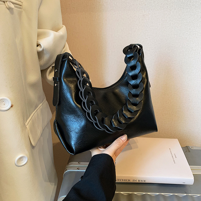 A niche design sense crossbody bag for women, a new 2024 retro and versatile commuter bag, a high-end commuter tote bag Specification drawing