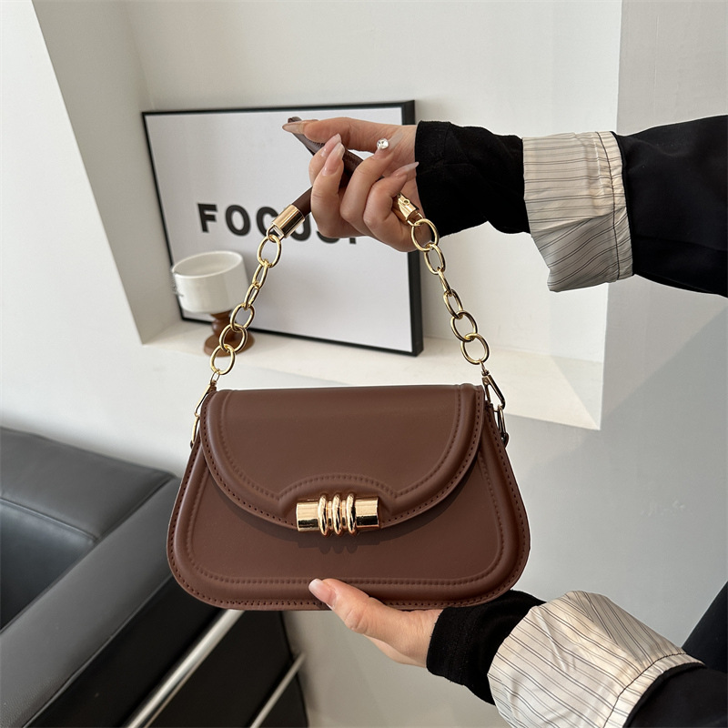 French-style underarm bag, fashionable ins retro saddle bag, 2024 new model of Maillard versatile crossbody bag full figure
