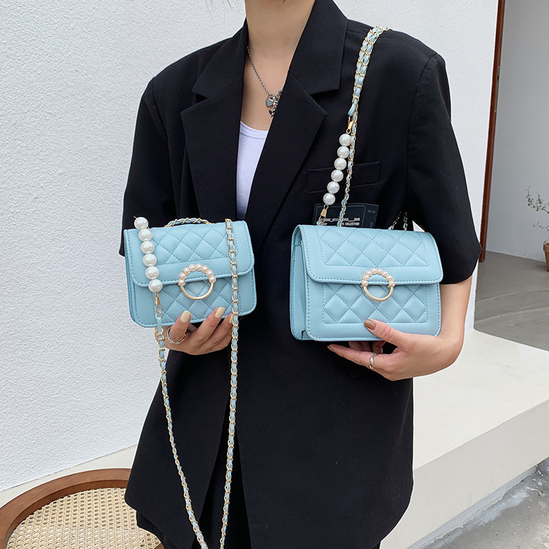 A trendy and stylish small bag for women in 2021, featuring a diamond-shaped chain crossbody bag and a simple, ins small square bag for women Specification drawing