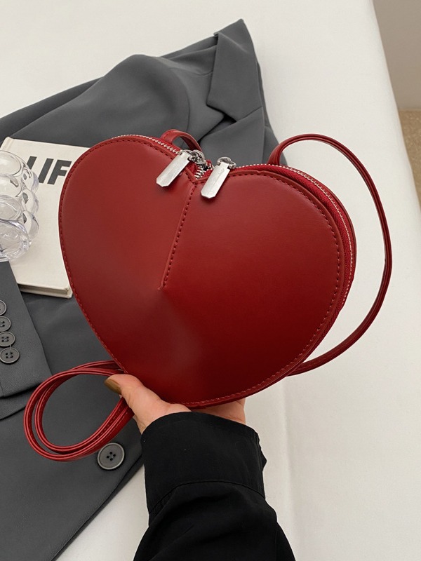 Fashionable, high-quality, niche design bags for women 2023, trendy and versatile crossbody bags, mini heart-shaped bags, underarm bags full figure