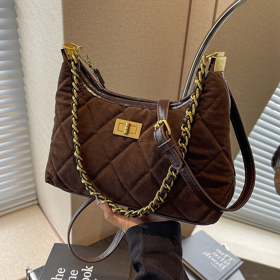 Fashionable small bag, stylish diamond-shaped bag, single-shoulder bag, 2024 new trendy INS casual bag, chain women's bag full figure