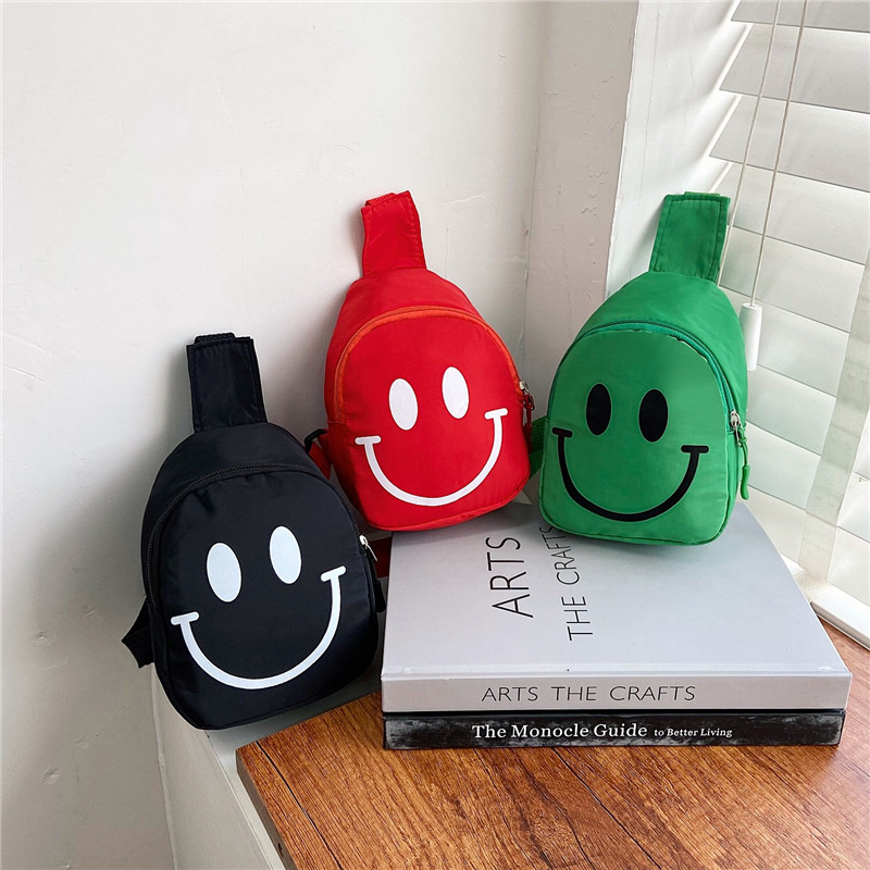 In primary school, she wore a smiling face diagonally. In kindergarten, she had cute loose change and crossed colorful ins. She also had a cute multi-color nylon fabric coin purse for a girl Specification drawing
