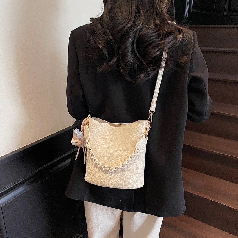 Retro lychee pattern hand-held bucket bag for women, new Spring/Summer 2025, trendy, fashionable, versatile and simple single-shoulder crossbody bag Specification drawing