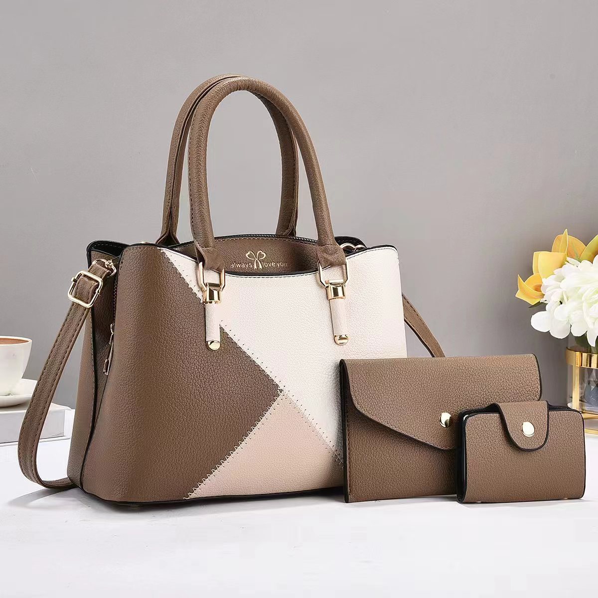 Three-piece women's bag set, large-capacity handbag, new style of women's bag with color-blocking splicing, single-shoulder large bag, mom's bag, one piece wholesale Specification drawing