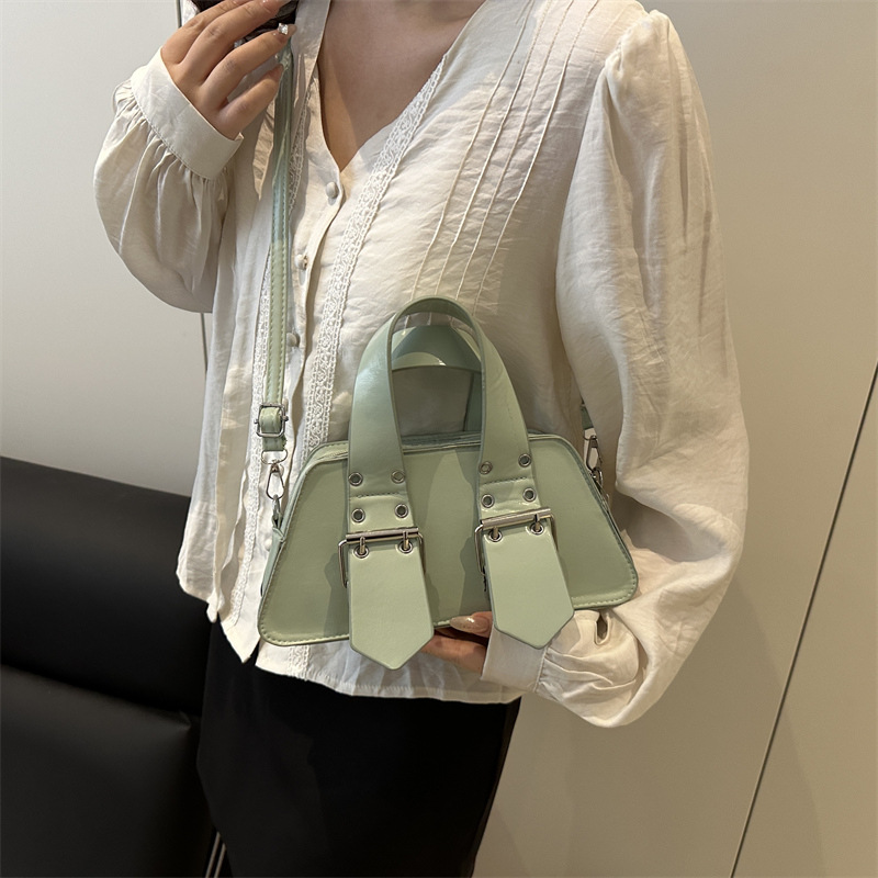Cross-border bags 2025 New Style: Stylish, stylish, hand-held crossbody bag with Korean style design, versatile single-shoulder bag details Picture