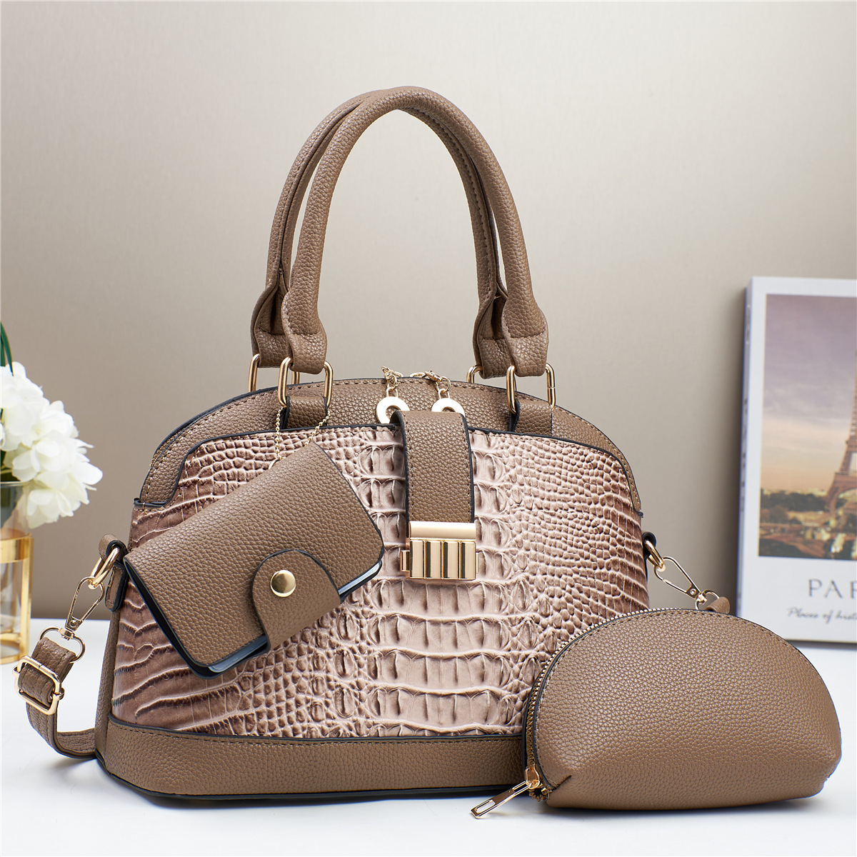 Embossed large-capacity crocodile pattern fashionable and versatile women's bag, simple and trendy single-shoulder hand-carry mother and child bag, shell bag details Picture