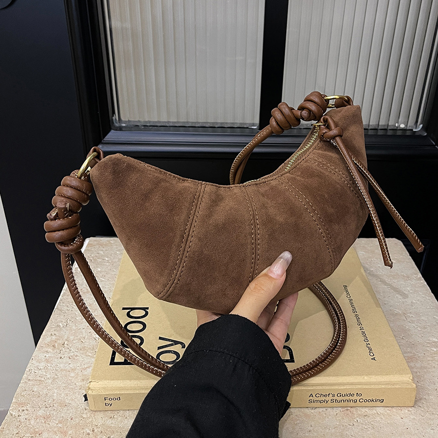 A niche and fashionable dumpling bag with a high-end feel, casual and versatile, single-shoulder women's bag 2024 new style, retro and trendy underarm bag for women full figure