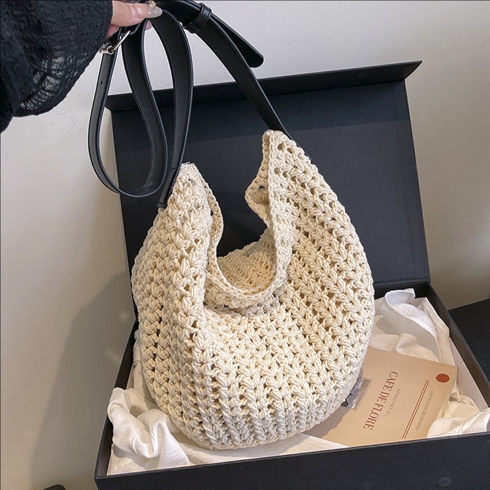 A fashionable and trendy forest-themed, simple and laid-back woven tote bag, a large-capacity single-shoulder bag for women's casual commuting full figure