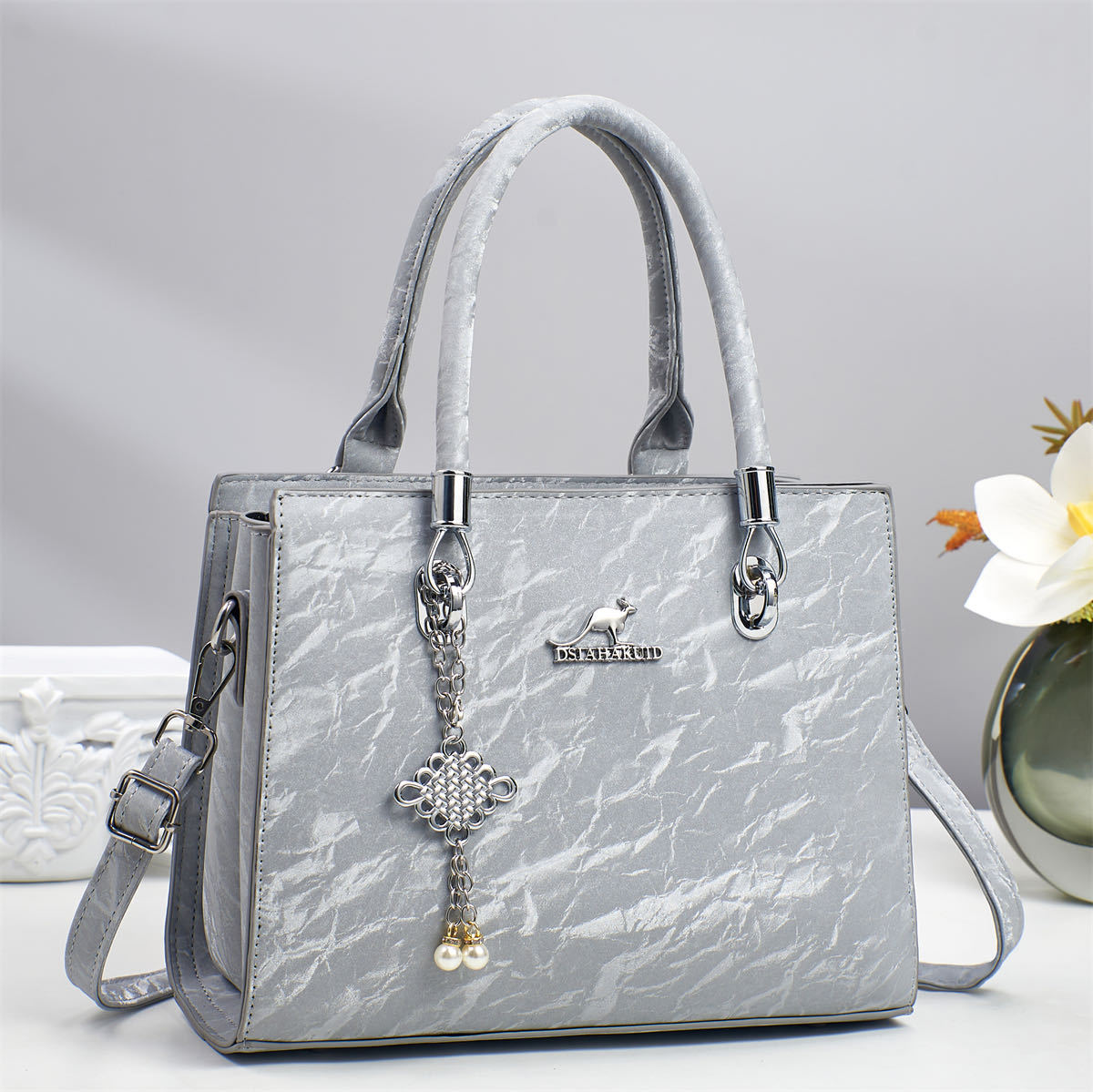 New 2025 women's crossbody bag, women's fashion, middle-aged women's handbag, women's single-shoulder bag wholesale Specification drawing