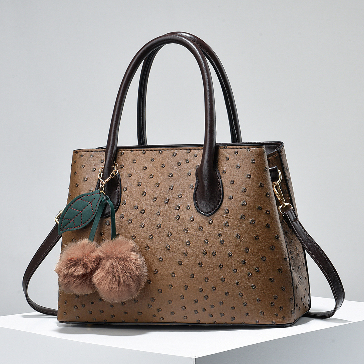 Ostrich-patterned large mom bag, simple handbag, new versatile single-shoulder crossbody bag, Korean-style elegant middle-aged women's bag Item Picture