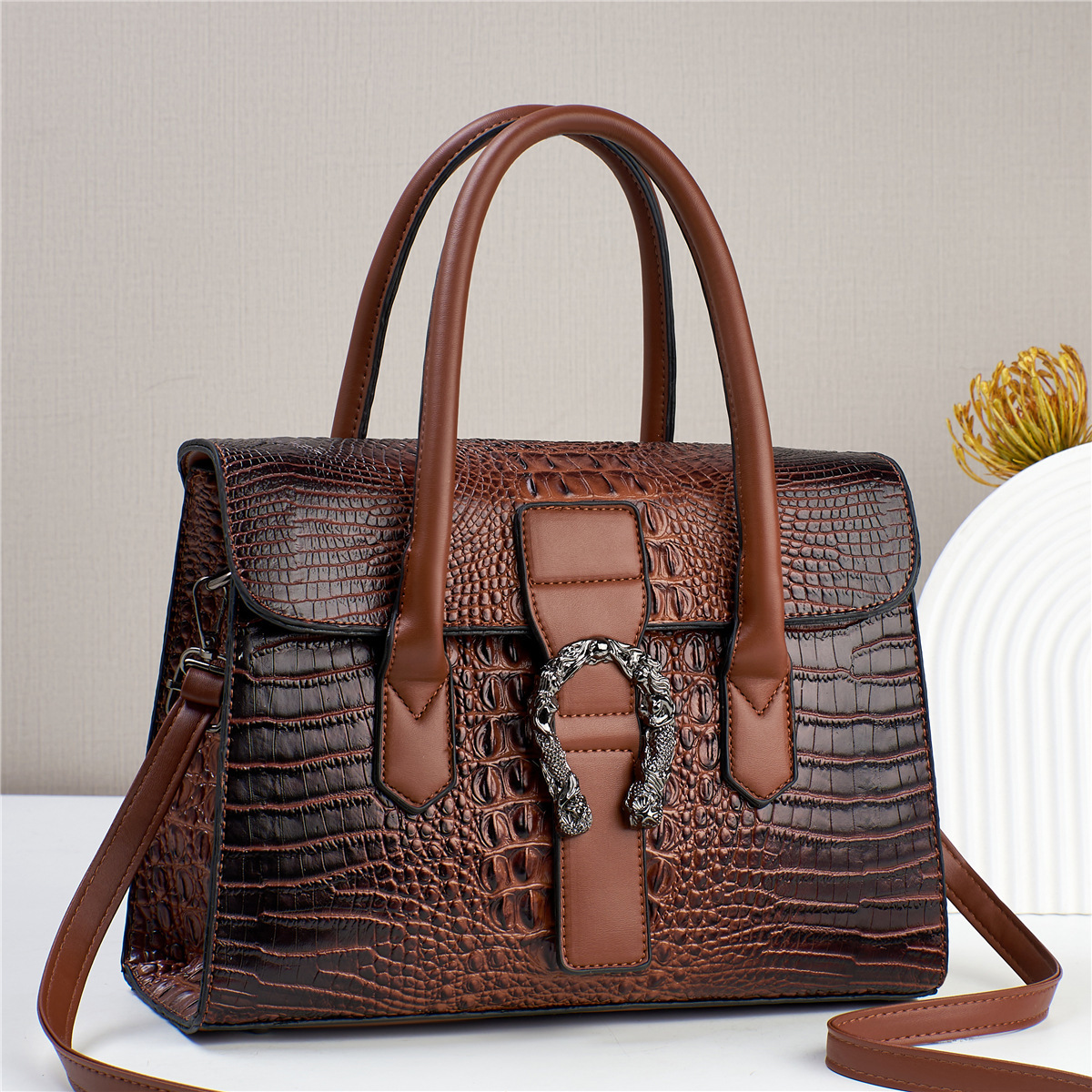 2023 new high-quality crocodile texture single-shoulder crossbody large-capacity cross-border women's bag, versatile large bag details Picture