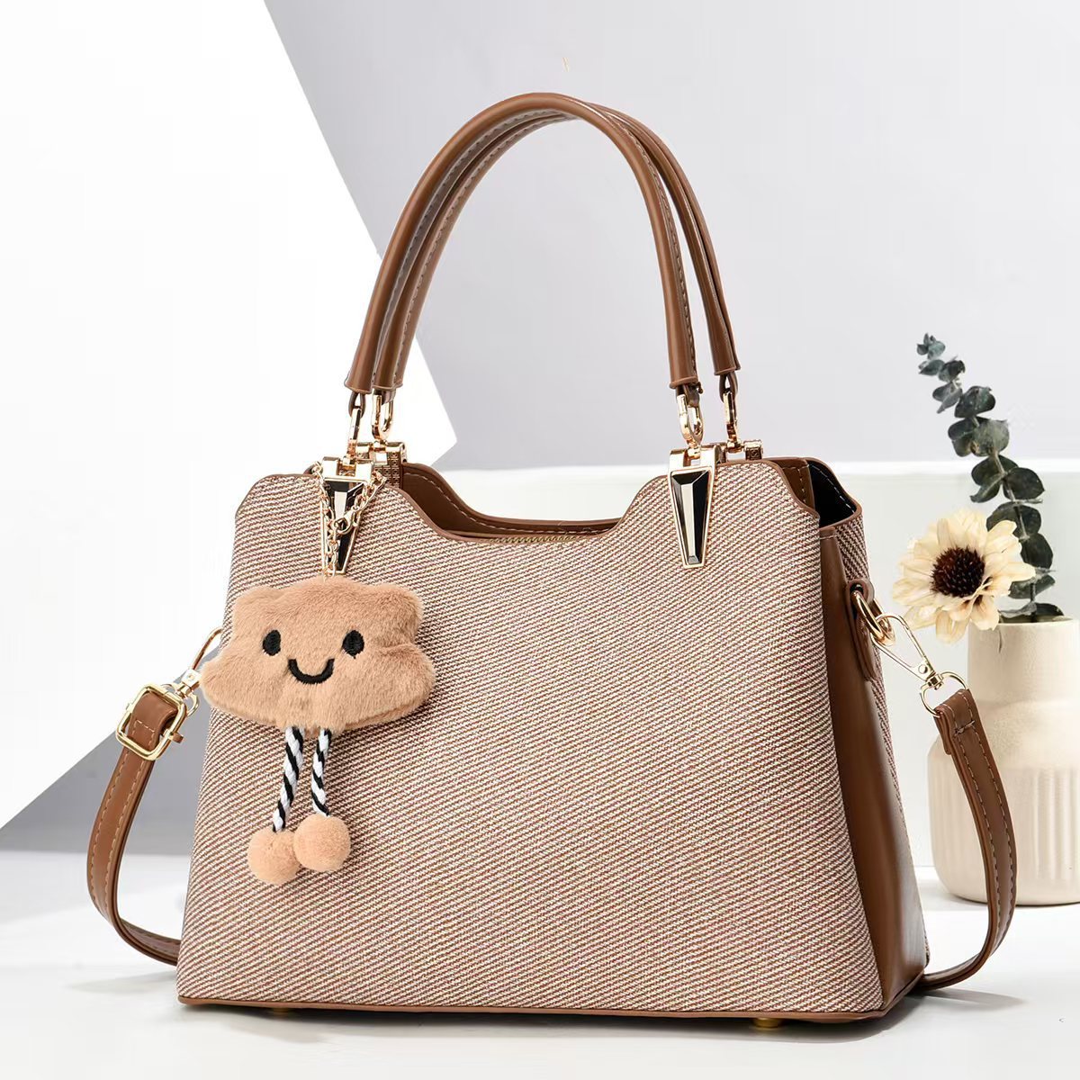 High-end quality single-shoulder bag, fashionable and trendy handbag, simple and new ladies' bag, versatile crossbody Korean-style crossbody bag full figure