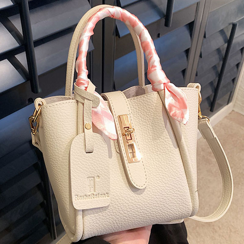High-end quality bag for women 2024 new single-shoulder bag, simple and fashionable, large-capacity hand-held tote bag, simple and stylish full figure
