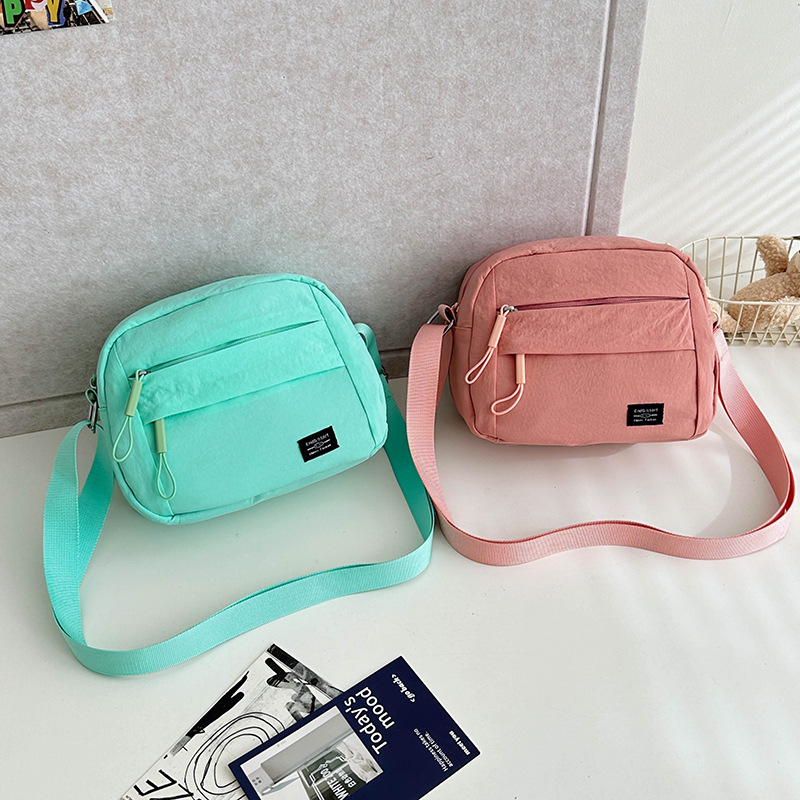 2024 New Korean-style casual and versatile women's crossbody single-shoulder canvas bag, middle-aged and elderly coin purse, solid color trendy women's bag Specification drawing