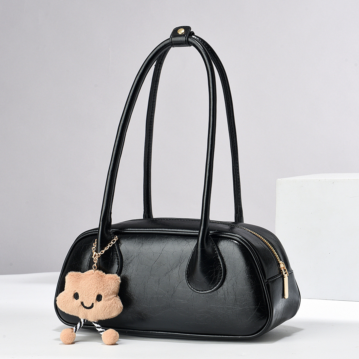 New style of Taizhou women's bag 2025 pendant, single-shoulder crossbody bag and underarm bag with a texture of cowhide full figure