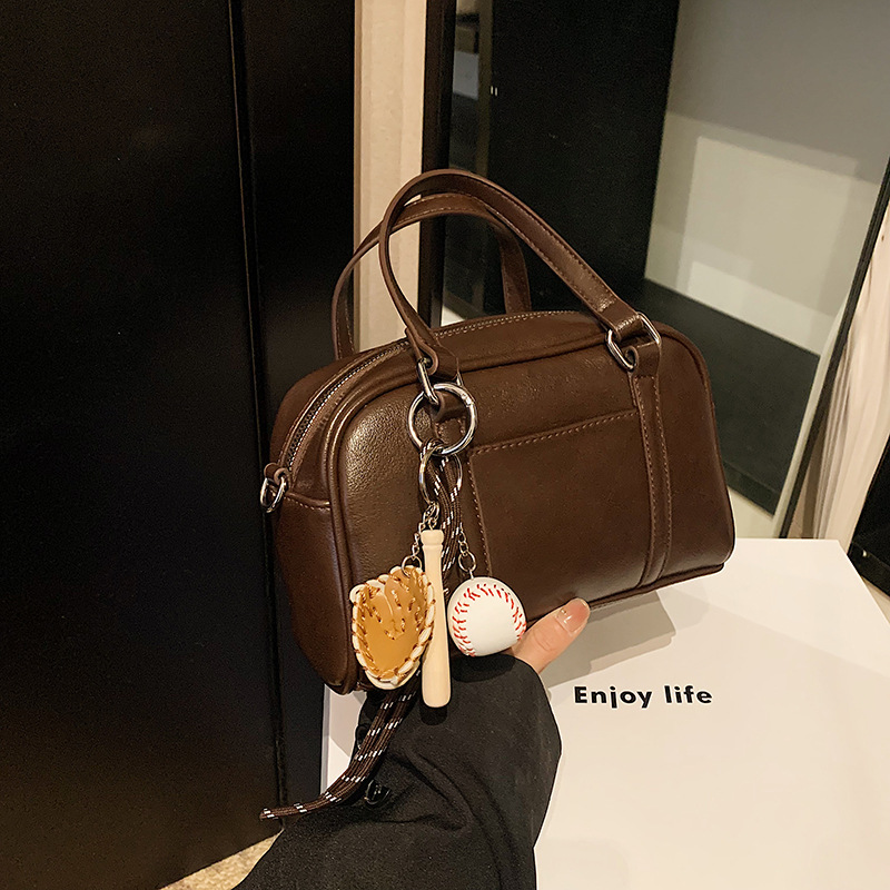 Retro and trendy underarm bag for women, 2024 new stylish large-capacity tote bag, high-end and versatile shoulder bag for work details Picture