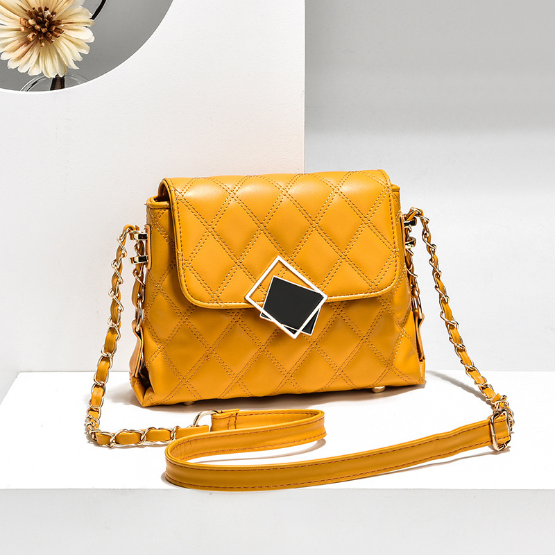 Diamond-shaped chain bag for women, 2022 new trendy and trendy women's bag, crossbody bag, fashionable and versatile single-shoulder small bag Application Scenario