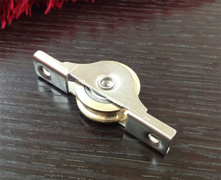 Medium-sized copper pulley, copper pulley, sliding door, wardrobe and cabinet door, pulley with real bearing, plastic steel one piece, 33 Application Scenario