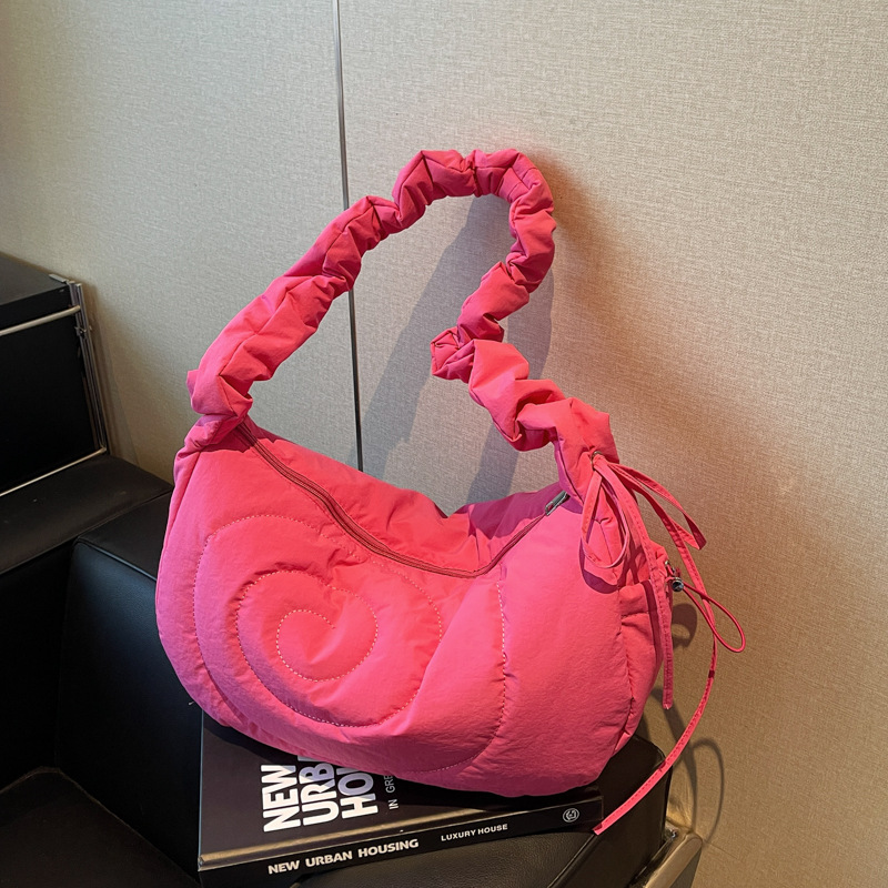 The 2025 new trendy and fashionable cloud bag, single-shoulder bag, large-capacity, elegant underarm bag, versatile and casual Japanese and Korean crossbody bag Specification drawing
