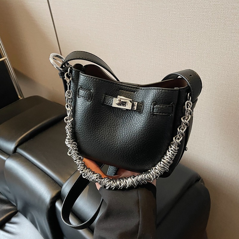 Cross-border high-end Kelly bag Women's Bag 2025 New style Niche chain hand-held buns Mother crossbody bag Bucket bag details Picture