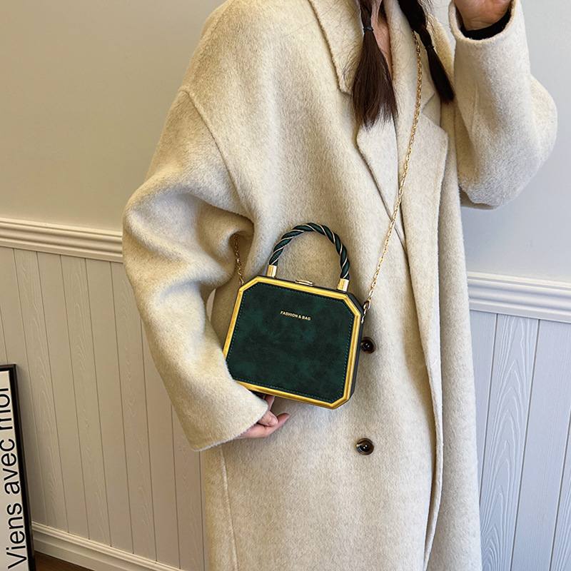 New high-quality chain single-shoulder crossbody bag for women, colorful and versatile box handbag Application Scenario
