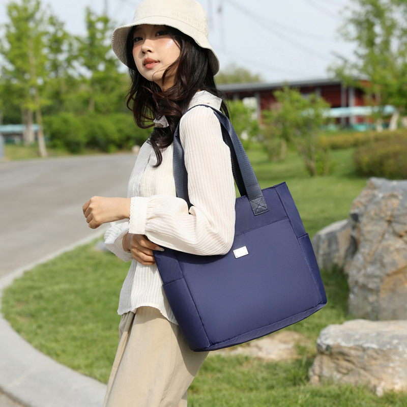 Large-capacity Oxford fabric single-shoulder women's bag 2025 Summer new simple commuting bag, stylish and trendy underarm bag Specification drawing