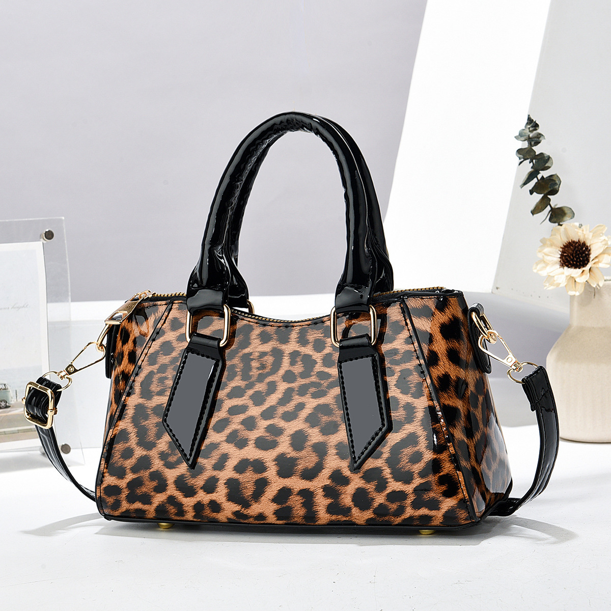 Women's bag 2025 new style, cool and stylish, elegant and fashionable women's bag, crossbody single-shoulder handbag, one-piece consignment full figure