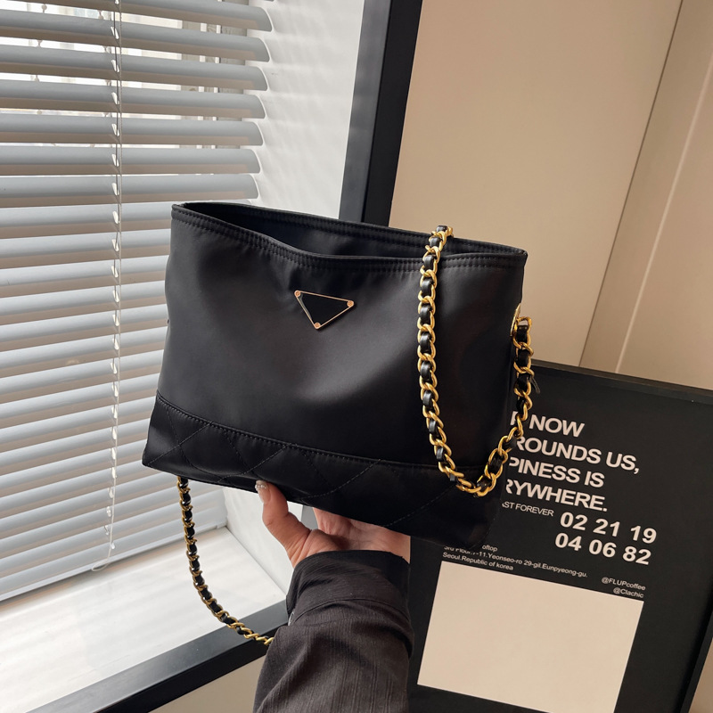 Nylon fabric large-capacity single-shoulder bag for women 2025 new style casual chain crossbody bag. Bucket bag is popular this year Specification drawing