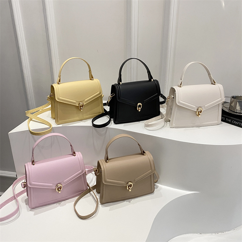 A new solid-color ladies' fresh, large-capacity, summer-quality, single-shoulder, crossbody and hand-carry small square bag from 2025 Application Scenario