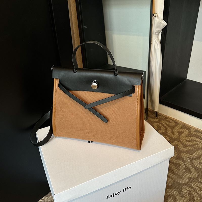 A trendy and high-end matte Kelly bag for women, 2024 new model, large-capacity tote handbag, commuter crossbody bag details Picture