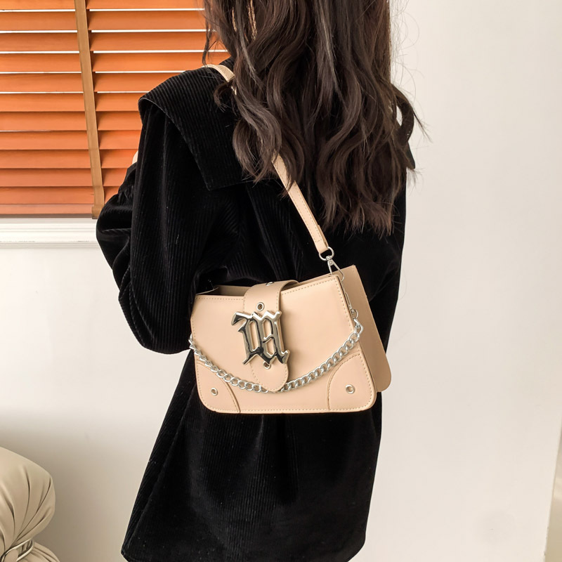 Cross-border trendy and high-quality women's bag 2023 Winter new chain single-shoulder bag, stylish and versatile, elegant crossbody bag details Picture