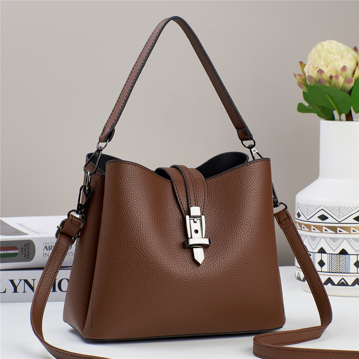 Manufacturer's foreign trade spring and summer stylish small bag for women, 2024 new Korean style, fashionable and versatile, trendy women's single-shoulder bucket bag full figure