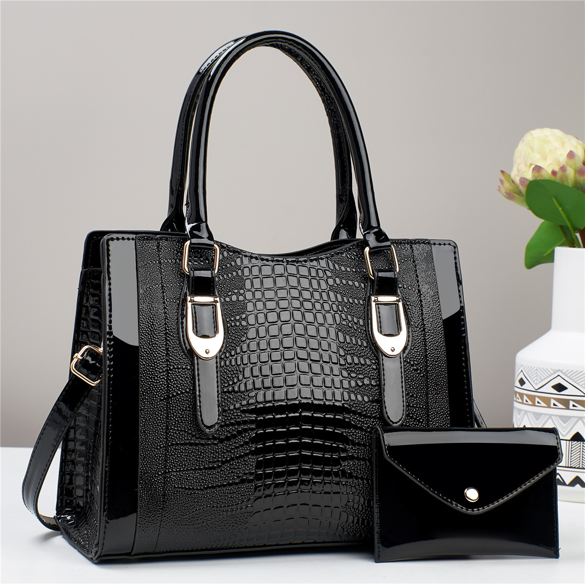 Two-piece crocodile print bag, 2024 new style fashionable women's bag, commuter handbag, large capacity, crossbody bag full figure