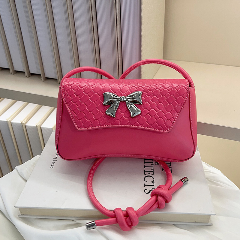 Retro and stylish small bag for women 2025, a trendy and versatile crossbody bag, a fashionable single-shoulder underarm bag for women full figure