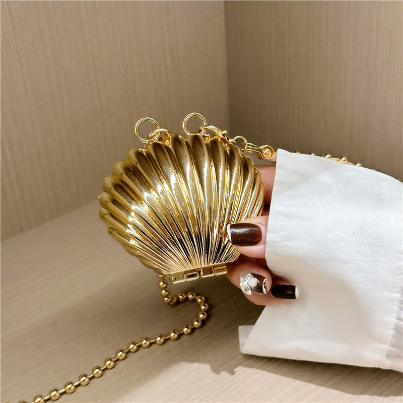 2025 New cross-border zinc alloy mini Bag, metal shell bag, children's bag, fashionable heart-shaped red envelope, makeup bag Specification drawing