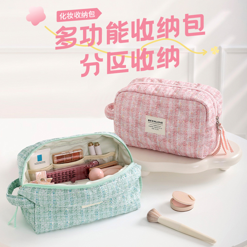 New Xiu Meng multi-functional storage bag, small chanel-style makeup bag, large-capacity high-end cosmetics storage bag wholesale Application Scenario