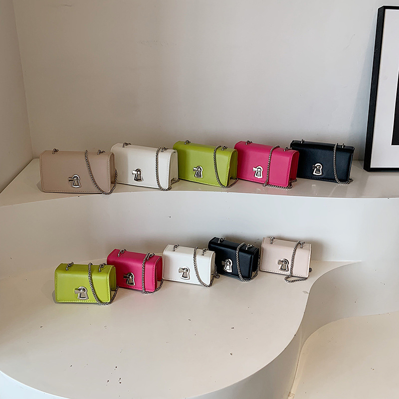 Cross-border small bag for women, 2024 new stylish metal chain lock small square bag, large and small shoulder bag, crossbody bag Application Scenario