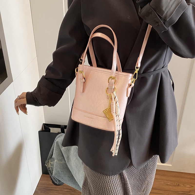 Simple and casual hand-held bucket bag for women, 2025 new style, stylish and versatile underarm bag, Korean-style fashionable single-shoulder crossbody bag Specification drawing