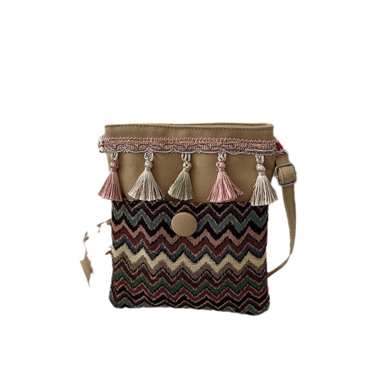 A new Bohemian embroidered tassel crossbody Hanfu bag with ethnic style for women's Spring and Autumn vacation in Yunnan, China Item Picture