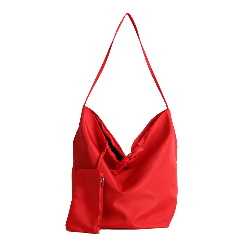 Korean-style simple nylon large-capacity fabric bag 2025 new laid-back style casual and versatile single-shoulder tote bag Item Picture