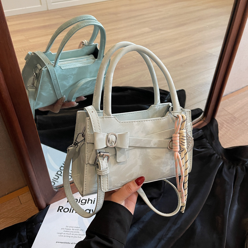 This high-end, versatile and niche design bag is a new fashion crossbody bag for women in 2025 and a small square handbag for women to carry to work details Picture