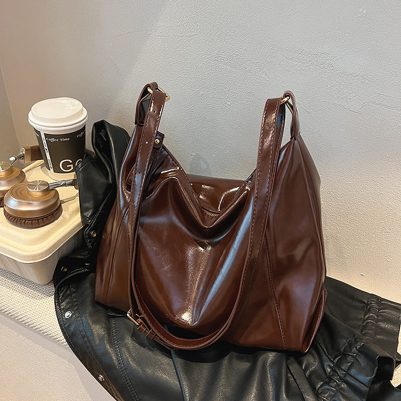 Fashionable shiny tote bag for women, 2025 new large-capacity, simple and casual shoulder bag, high-end and versatile underarm bag details Picture
