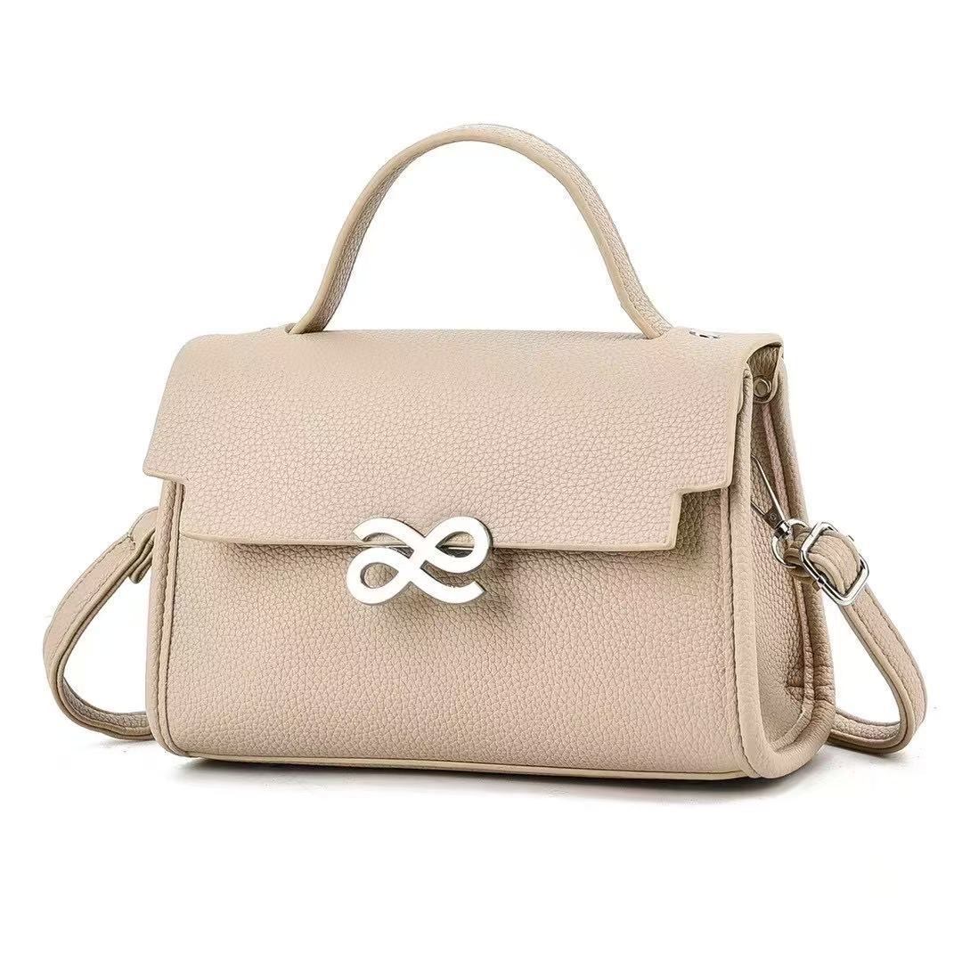 2025 New cross-border women's bag: Small square bag, hand bag, shoulder bag, crossbody bag, versatile and fashionable, underarm bag, women's bag Application Scenario