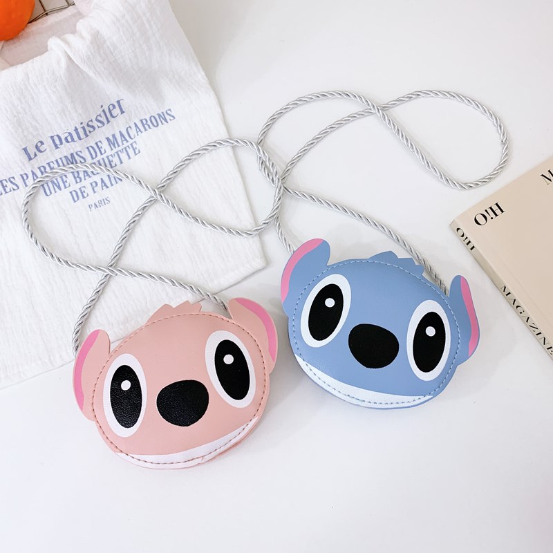 Cartoon cute coin purse keychain, cute capybara, Crayon Shin-chan silicone bag, men's and women's accessories, gift wholesale bag full figure