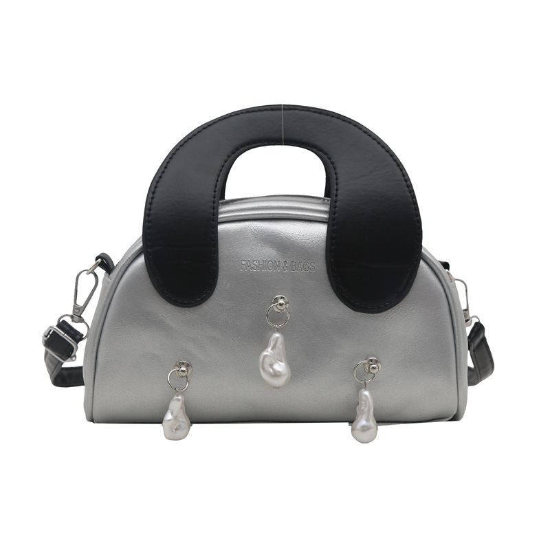 A niche design color-blocking handbag, a trendy and cool silver shell bag for women in 2025, a versatile shoulder bag and crossbody bag Item Picture