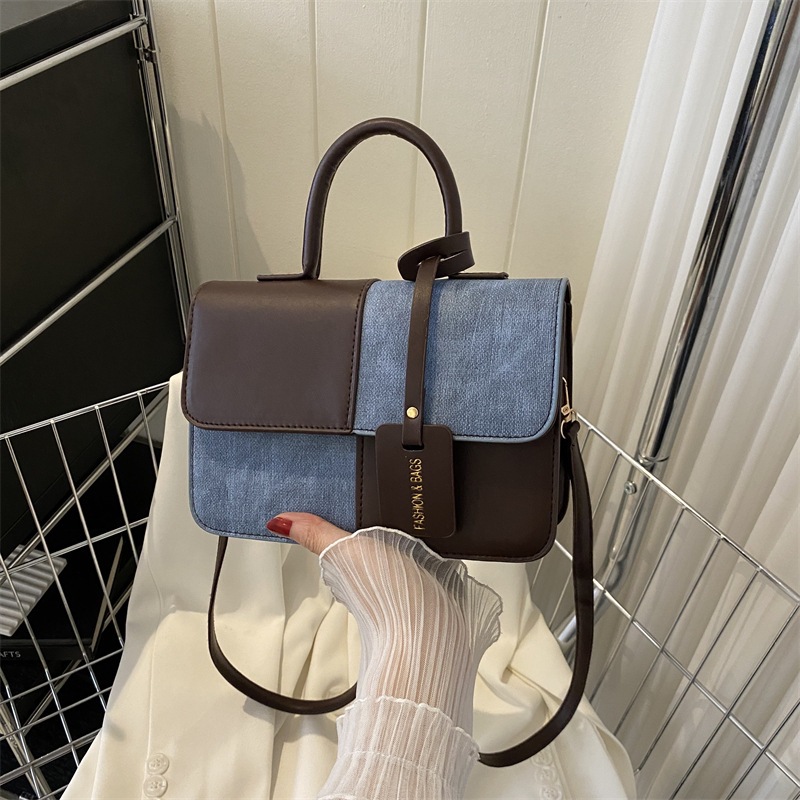 This year, fashionable and high-quality patchwork handbags are in vogue. In the summer of 2023, there are trendy single-shoulder crossbody bags and small square bags for commuting Application Scenario